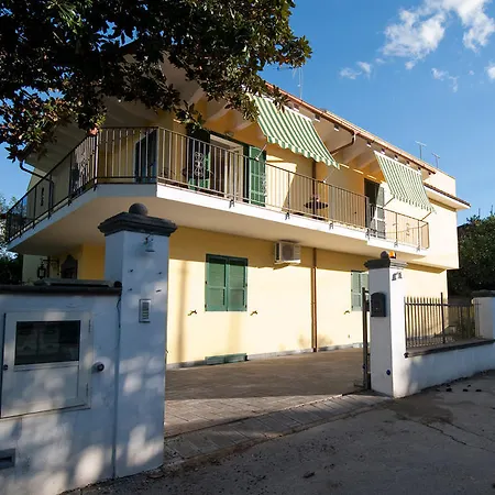 B&B Massico Apartments